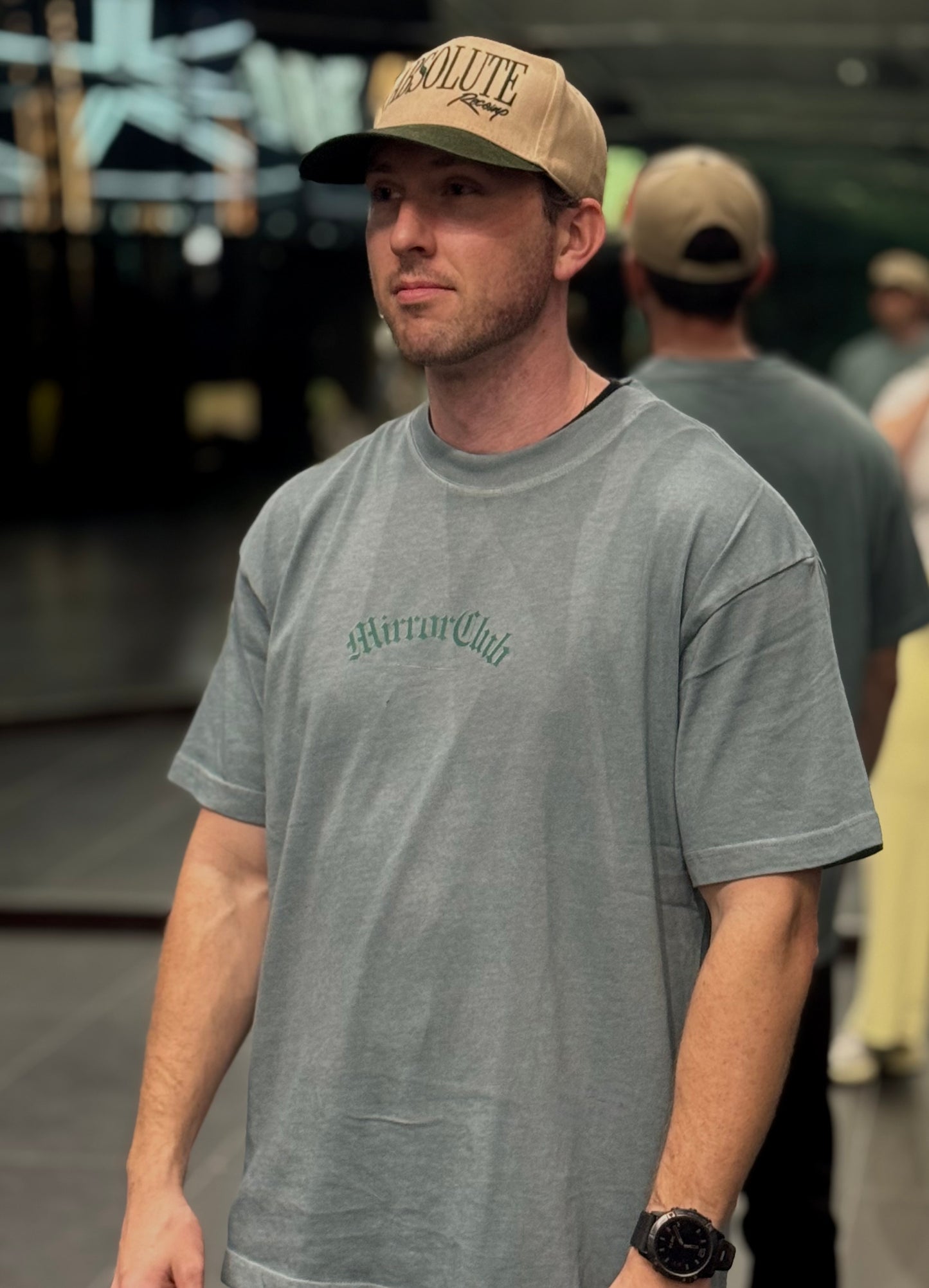 Atlas tee