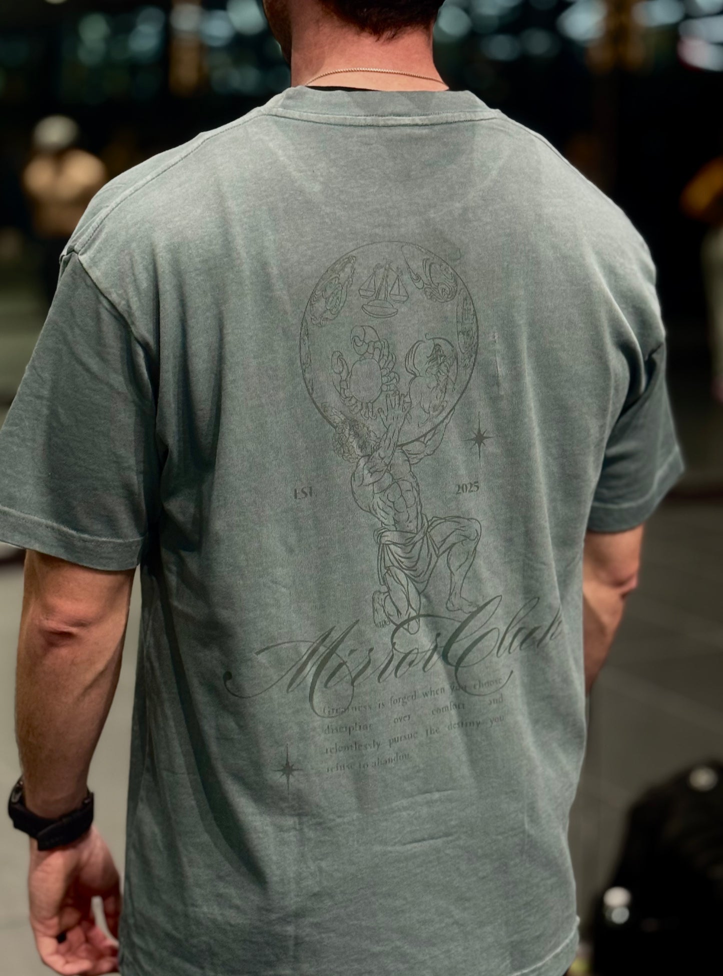Atlas tee